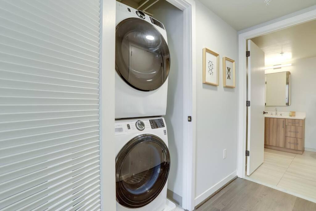 Gorgeous 1 Bedroom At Clarendon With Gym And Rooftop アーリントン エクステリア 写真