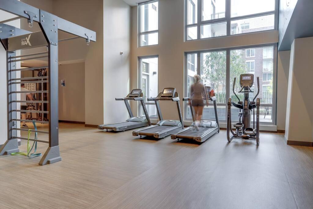 Gorgeous 1 Bedroom At Clarendon With Gym And Rooftop アーリントン エクステリア 写真
