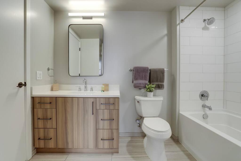 Gorgeous 1 Bedroom At Clarendon With Gym And Rooftop アーリントン エクステリア 写真