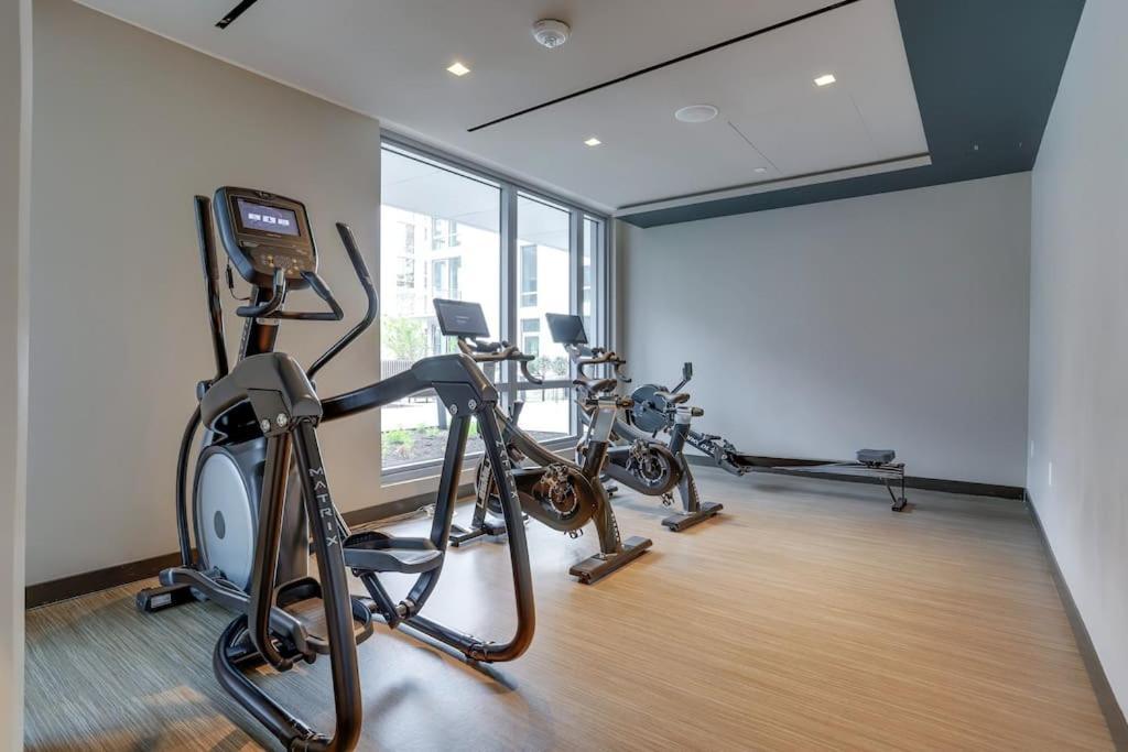 Gorgeous 1 Bedroom At Clarendon With Gym And Rooftop アーリントン エクステリア 写真