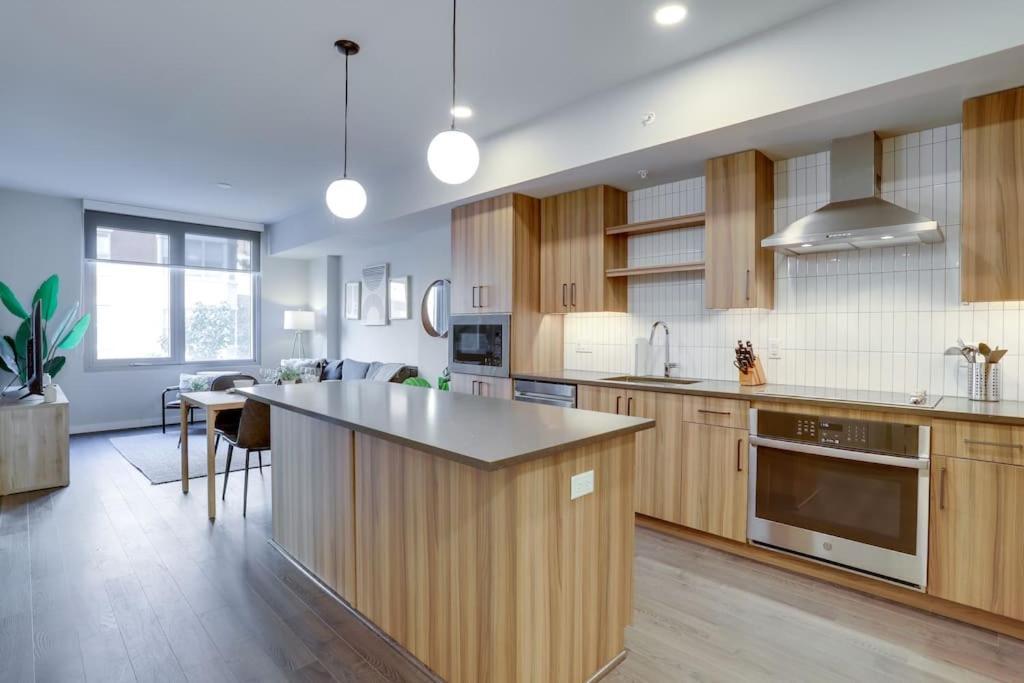 Gorgeous 1 Bedroom At Clarendon With Gym And Rooftop アーリントン エクステリア 写真