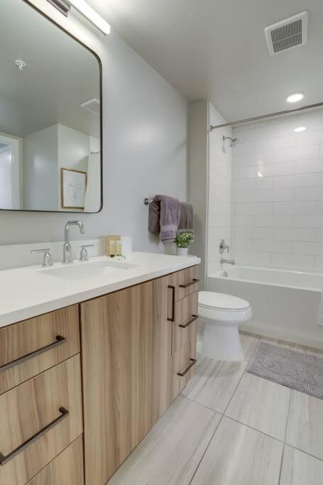 Gorgeous 1 Bedroom At Clarendon With Gym And Rooftop アーリントン エクステリア 写真